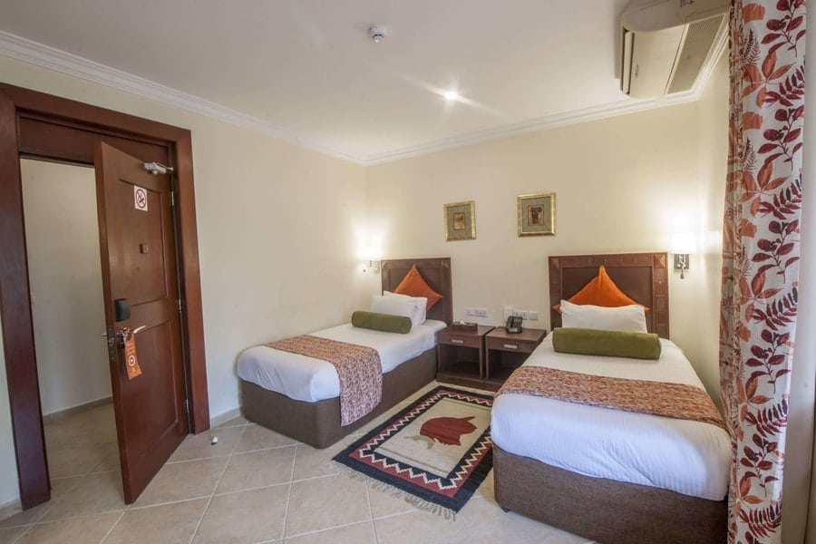 The African Tulip / Arusha 12