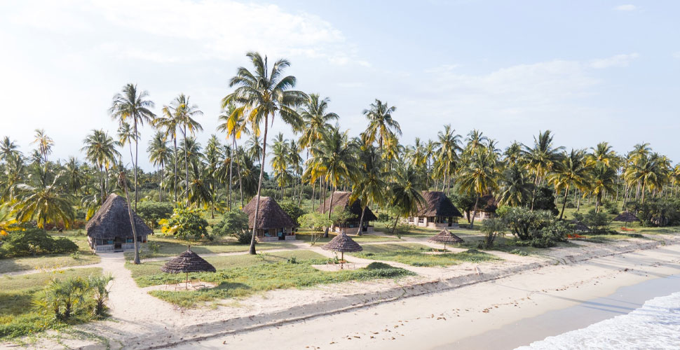 Emayani Beach Lodge / Pangani 1