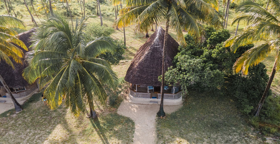 Emayani Beach Lodge / Pangani 9