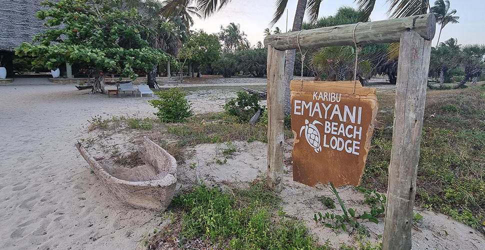 Emayani Beach Lodge / Pangani 10