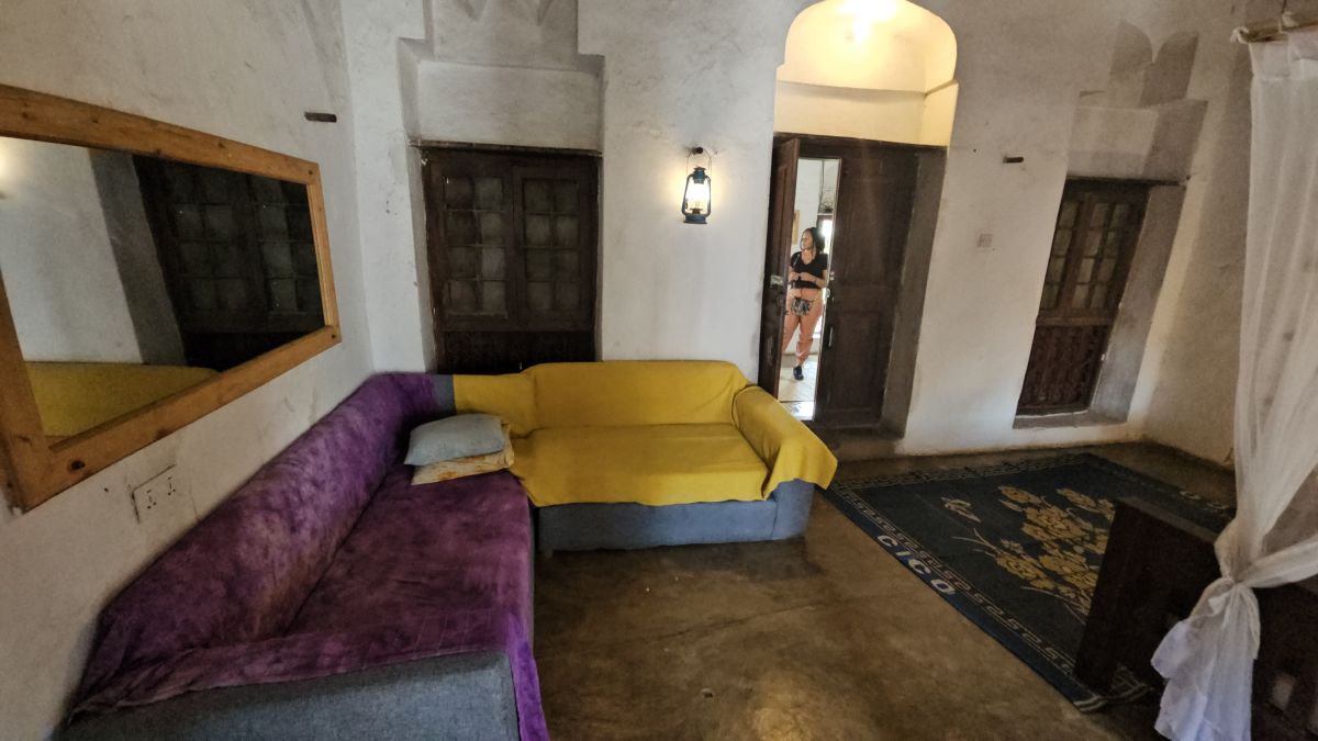 Firefly / Bagamoyo 6