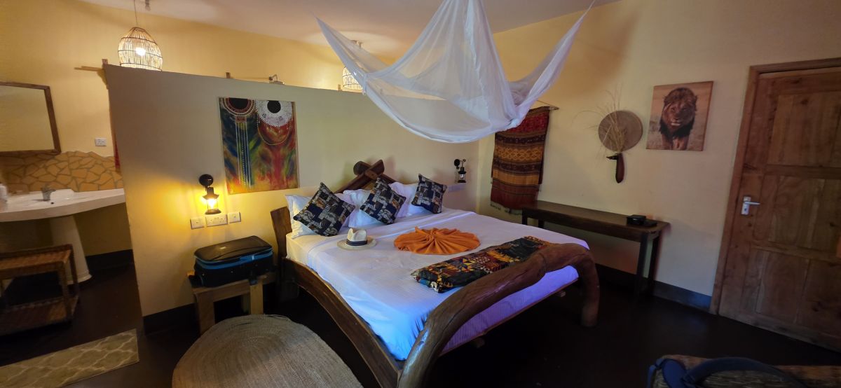 Maasai Giraffe Eco Lodge / Lake Natron 5