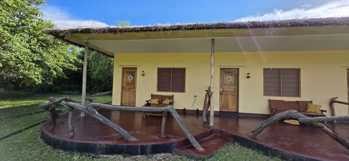 Maasai Giraffe Eco Lodge / Lake Natron 10