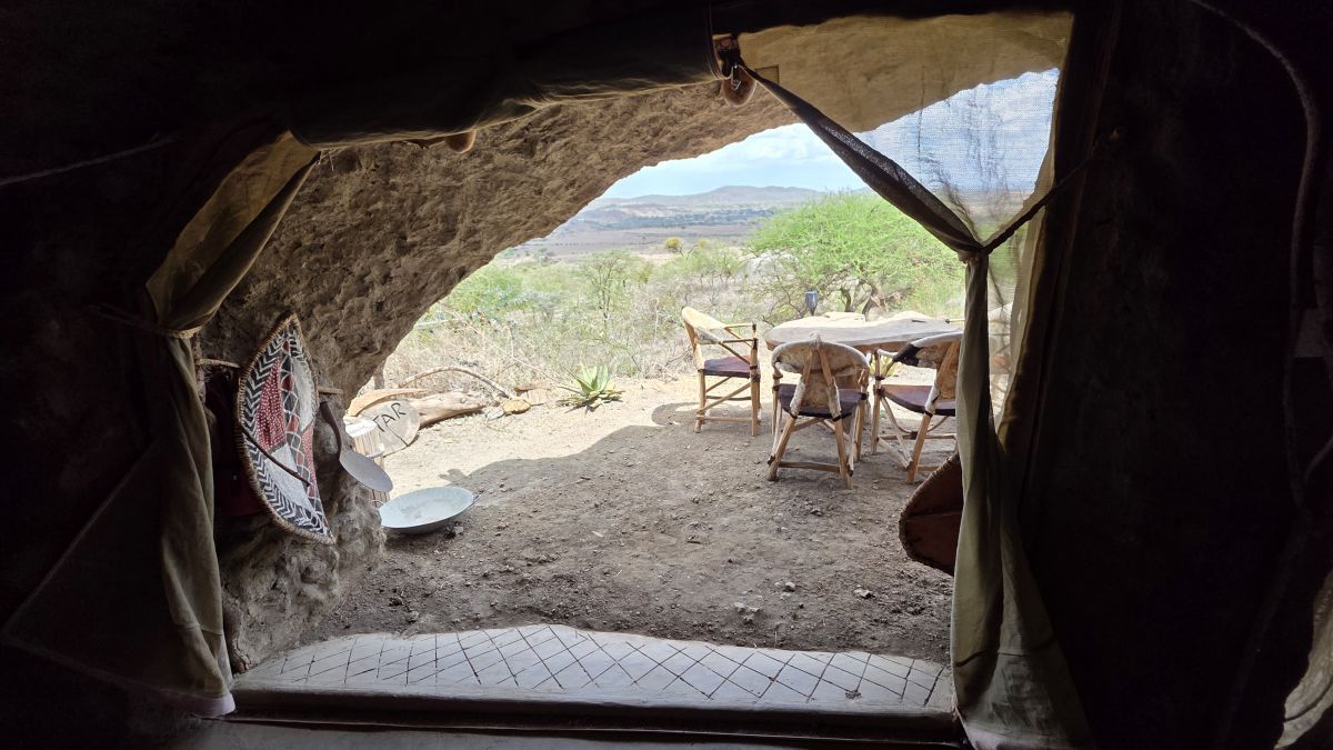 Maasai Sacred Site Mukuru „The Cave“ / Africa Amini Life 17