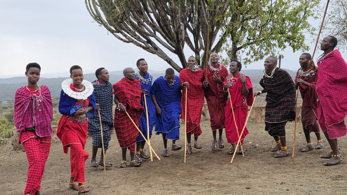 Maasai Sacred Site Mukuru „The Cave“ / Africa Amini Life 9