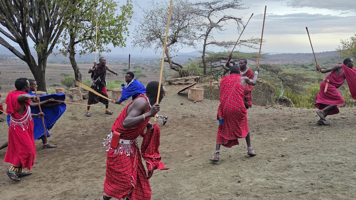 Maasai Sacred Site Mukuru „The Cave“ / Africa Amini Life 13