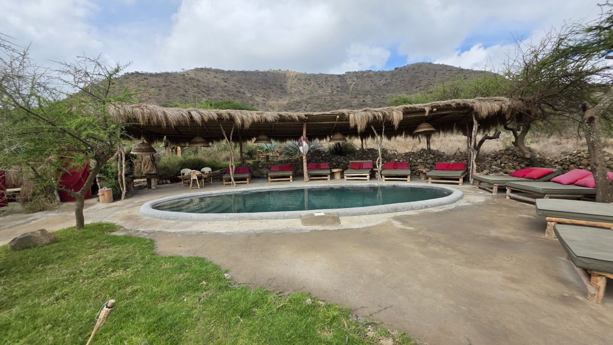 Maasai Sacred Site Mukuru „The Cave“ / Africa Amini Life 11