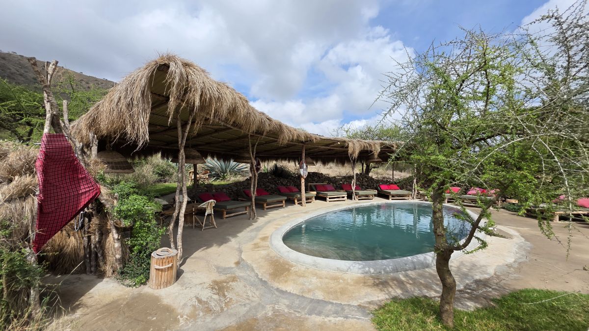 Maasai Sacred Site Mukuru „The Cave“ / Africa Amini Life 3