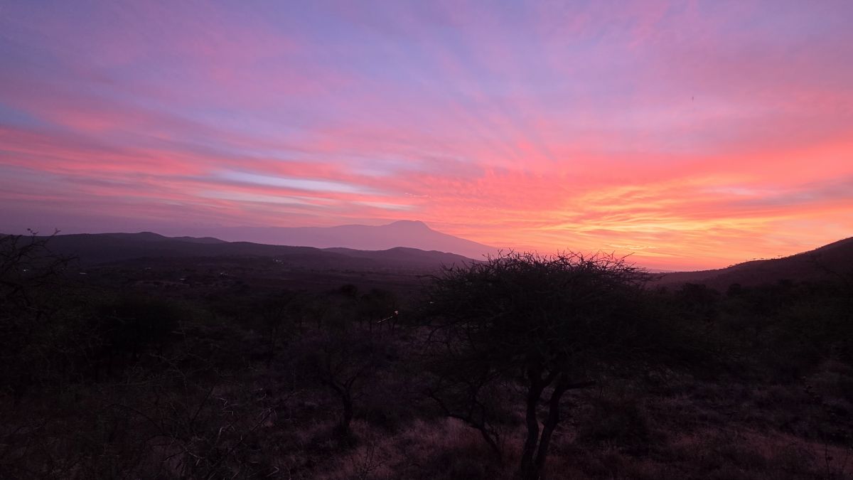 Maasai Sacred Site Mukuru „The Cave“ / Africa Amini Life 7