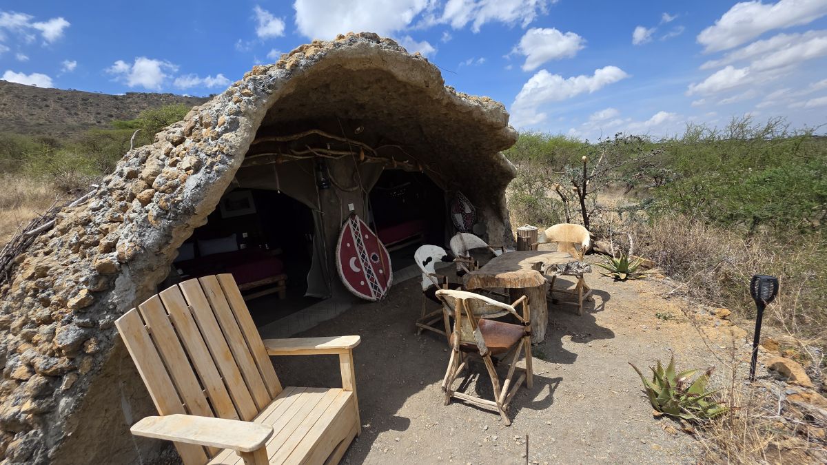 Maasai Sacred Site Mukuru „The Cave“ / Africa Amini Life 1