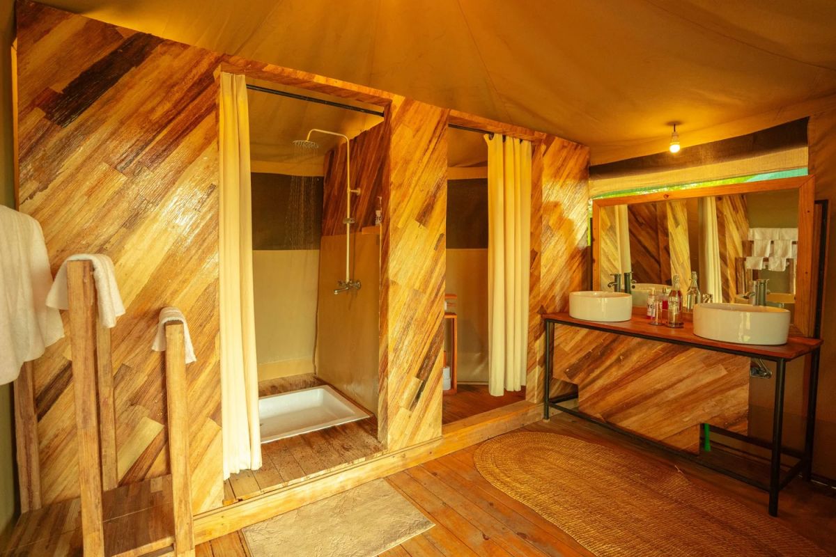 Moyo Tented Camp / Serengeti 5
