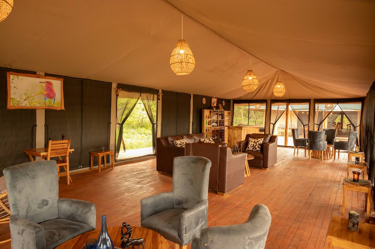 Tukaone Tented Camp / Serengeti 11